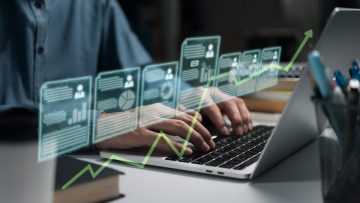CRM-Software fr Immobilienmakler auf Laptop-Screen